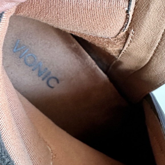 Vionic Jessie Ankle Booties Weather resistant upper gray suede Size 11 W - Picture 5 of 7